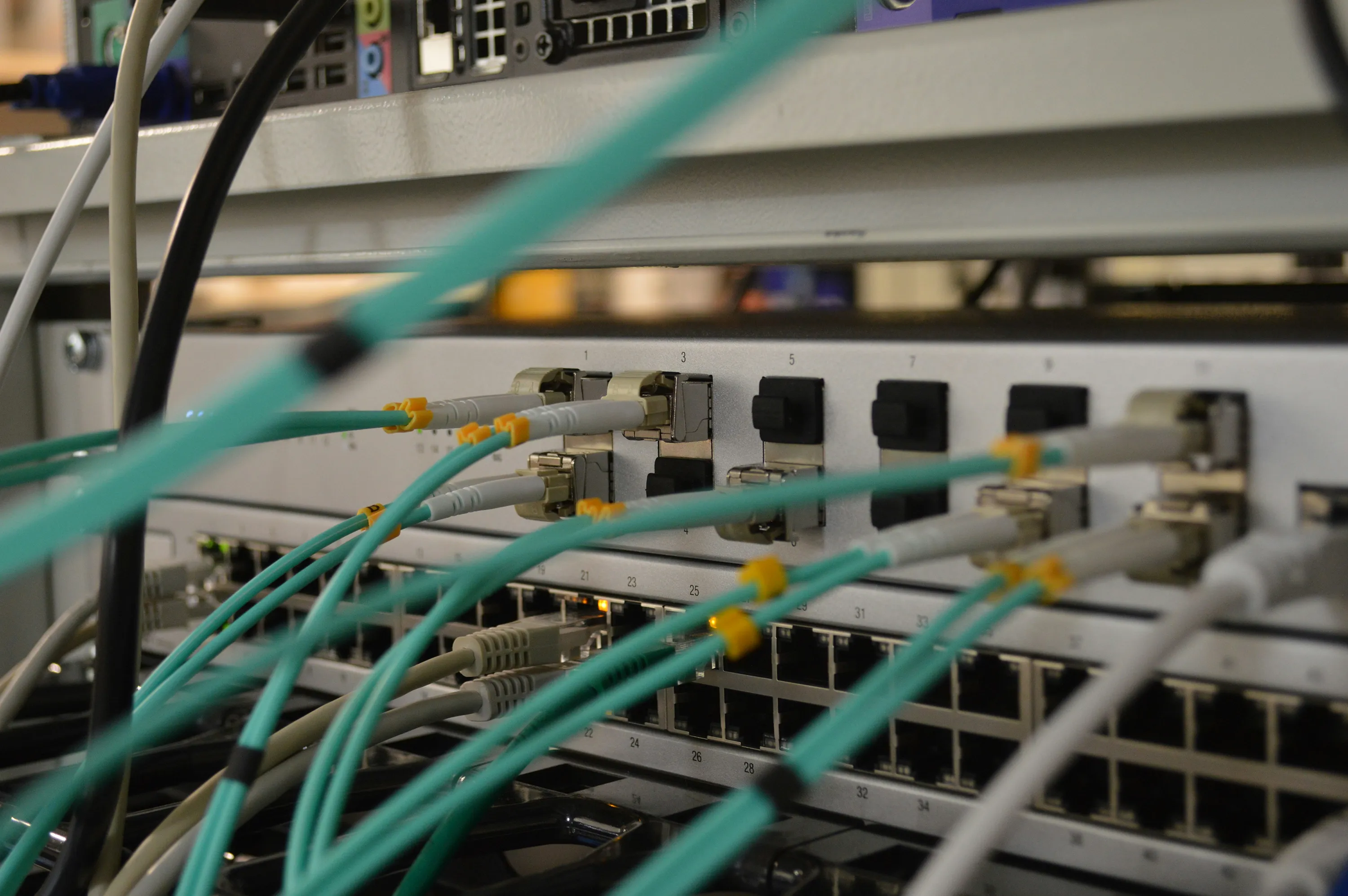 Network patch panel